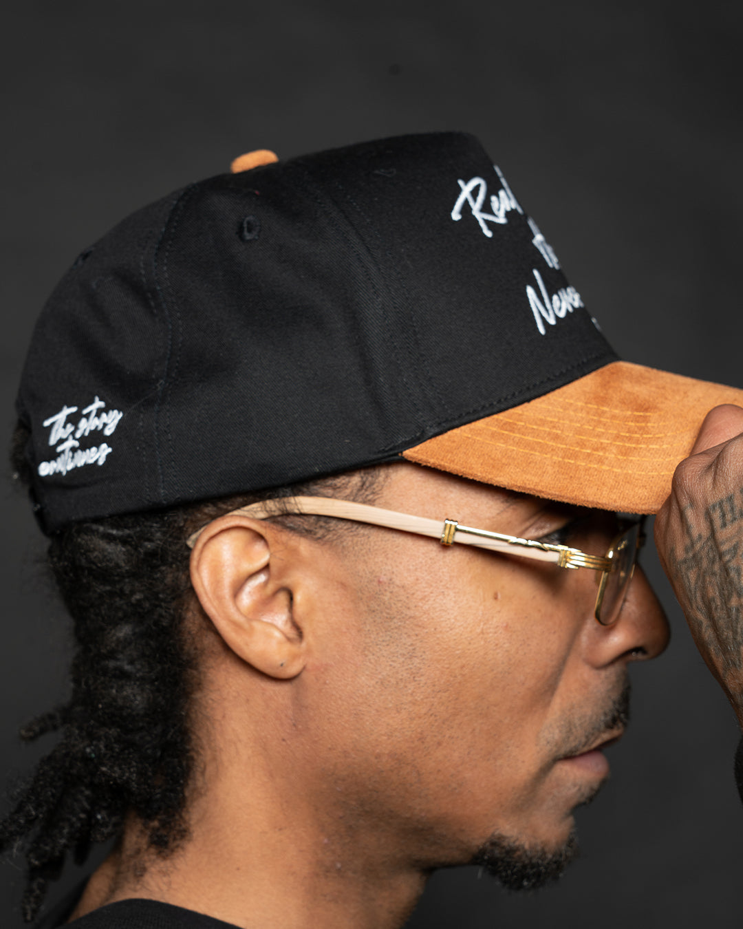 Real Hustlers Never Lose Glow Snapback - Black/Suede